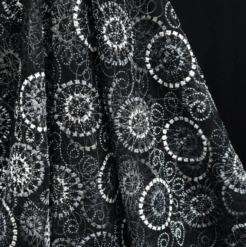 Mesh Brodé | Noir, Blanc & Gris