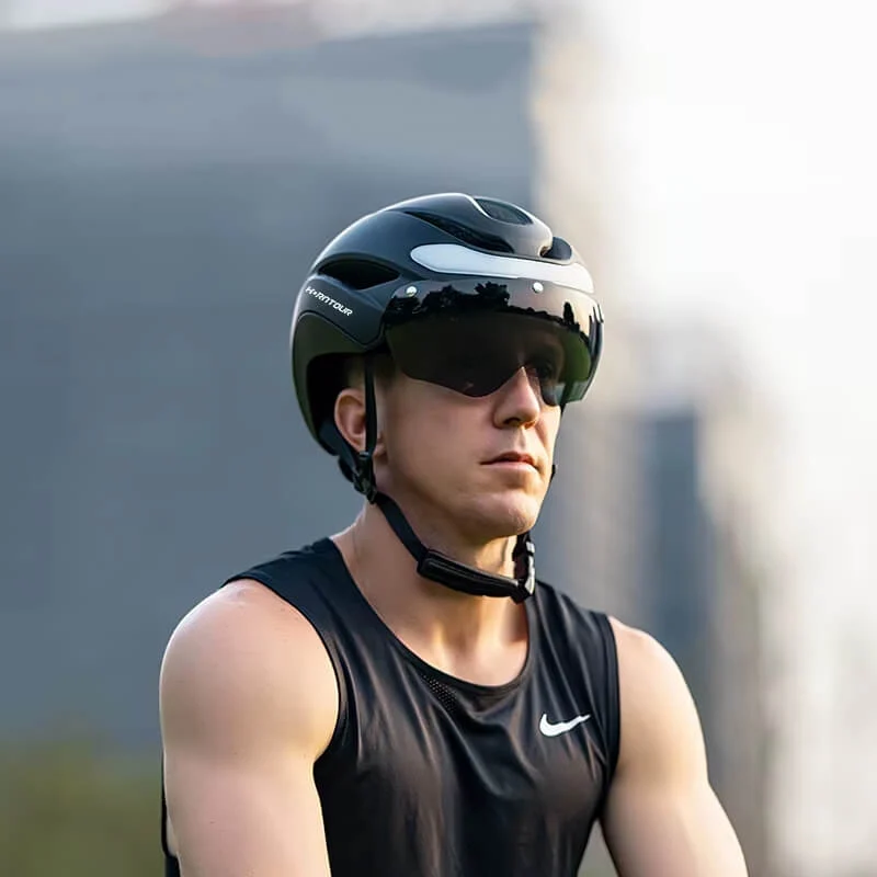 LumaGuard™ | Casque velo avec visière et éclairage avant et arrière pour une protection renforcée