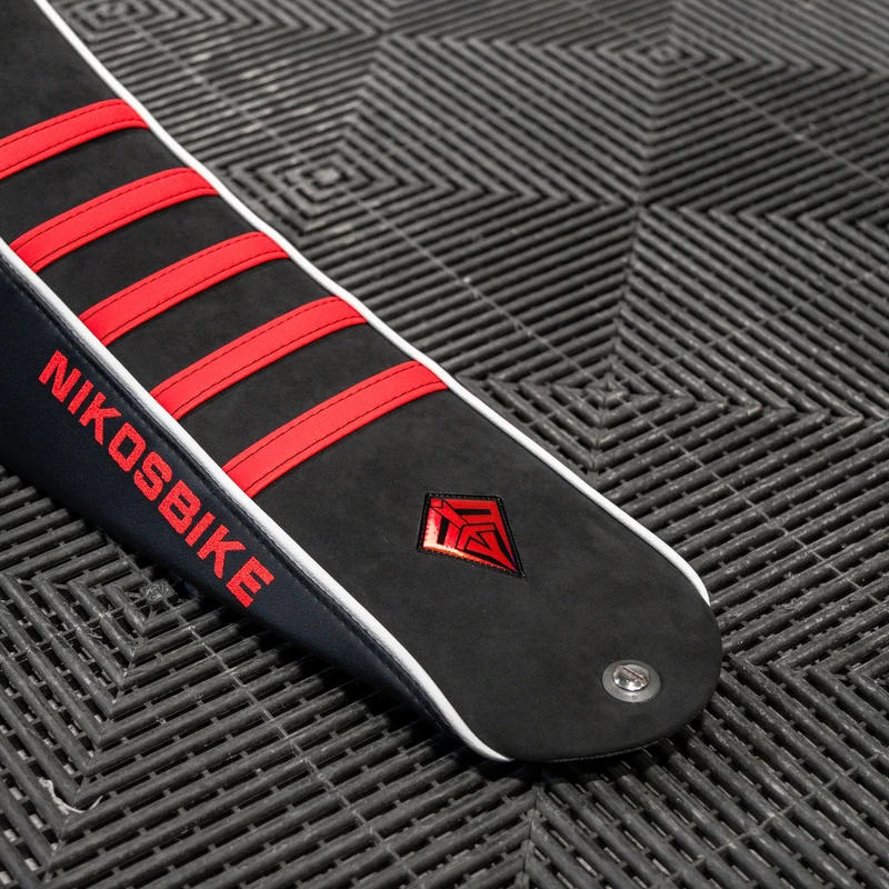 Housse De Selle - FIFTY HOLOGRAPHIQUE - Rouge