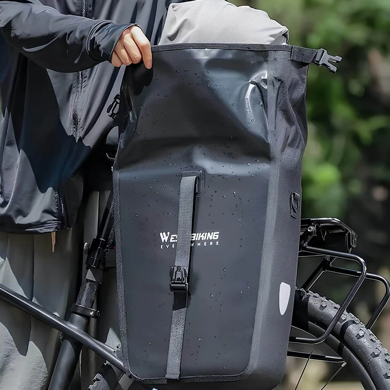 RackRunner™ | Sacoche velo porte bagage extensible et étanche 25L