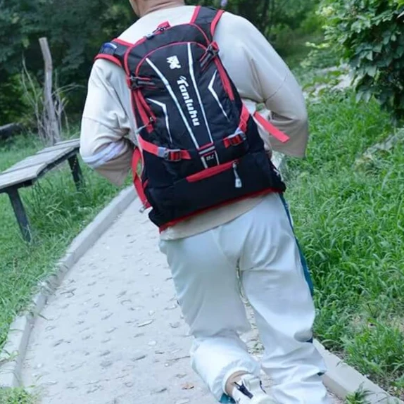CycloCarrier™ | Sac a dos velo 25L avec poche à eau de 2L et rangements multiples