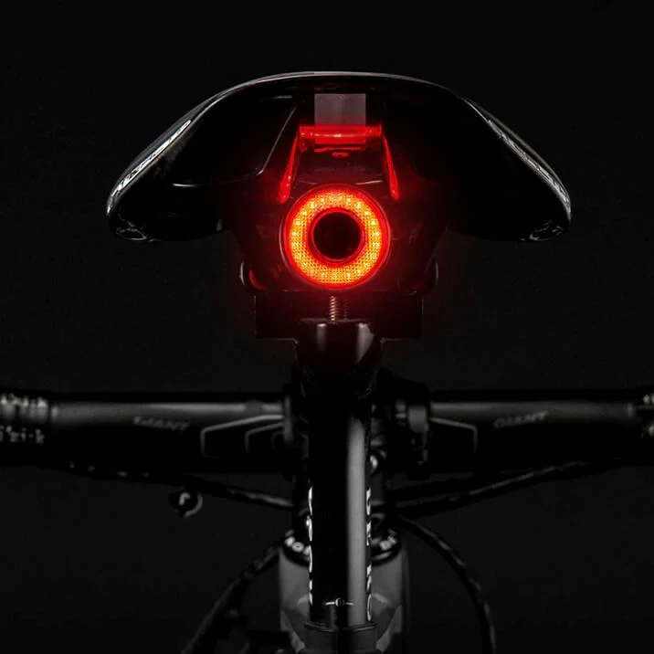 BrightRide™ | Feu arriere velo avec luminosité puissante et détection de freinage intelligente