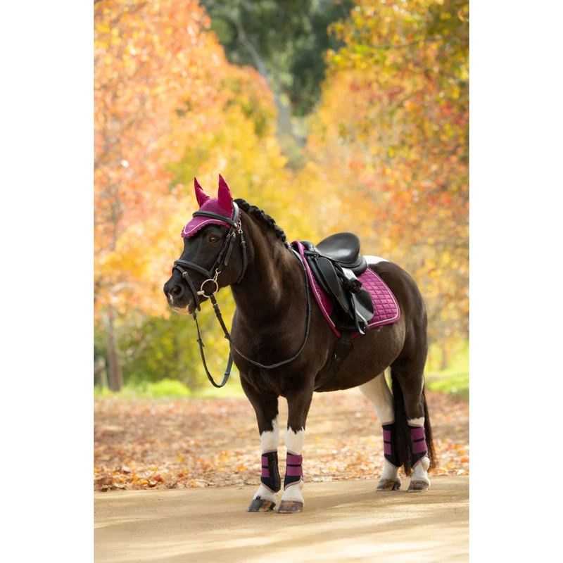 LeMieux Tapis de Selle Suede Close Contact Square de Saut Blackberry
