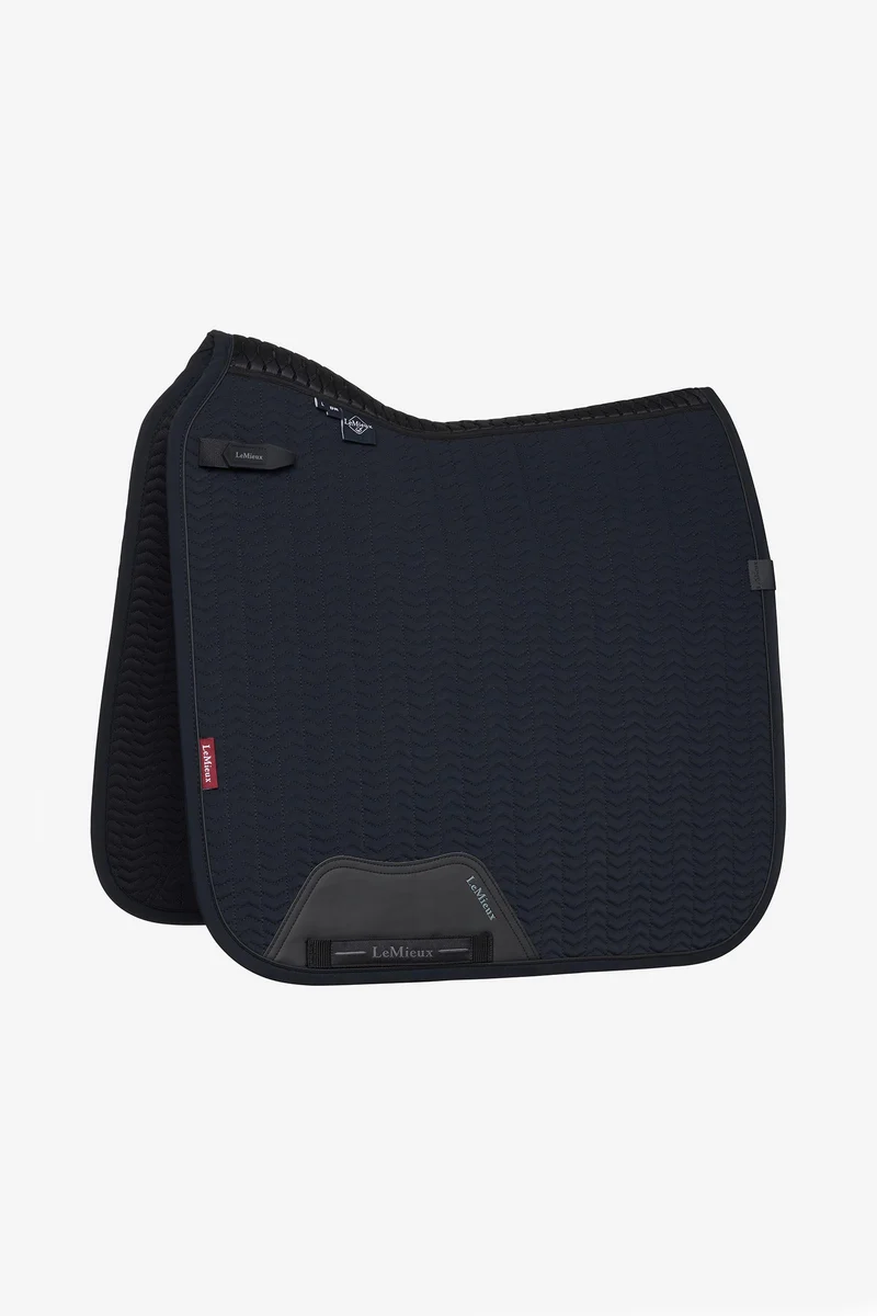 Essence tapis de selle de dressage Black S/M