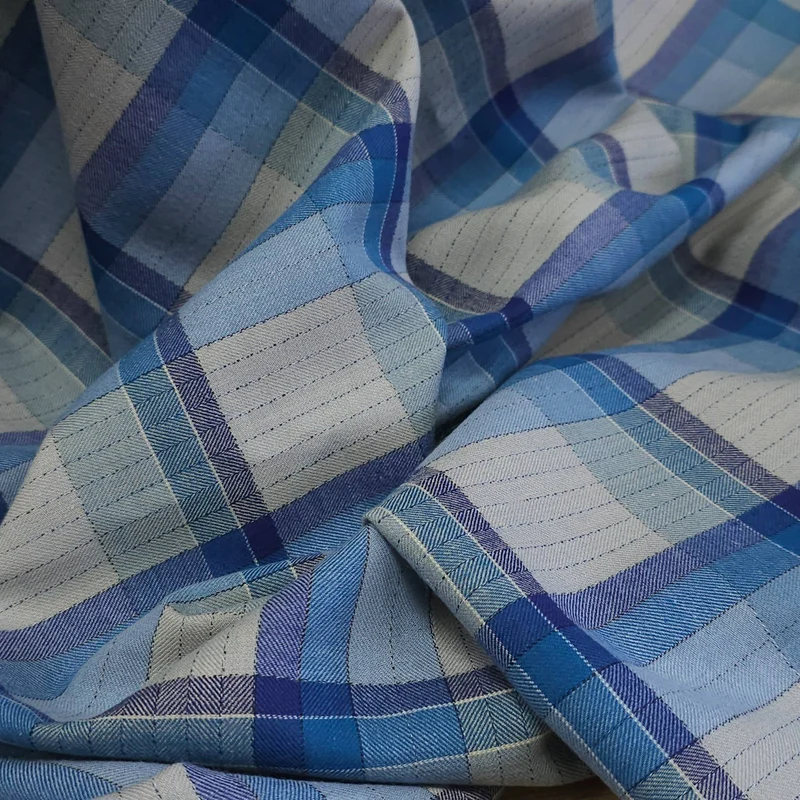 Tissu léger en poly-viscose à carreaux & chevrons | Brume bleue