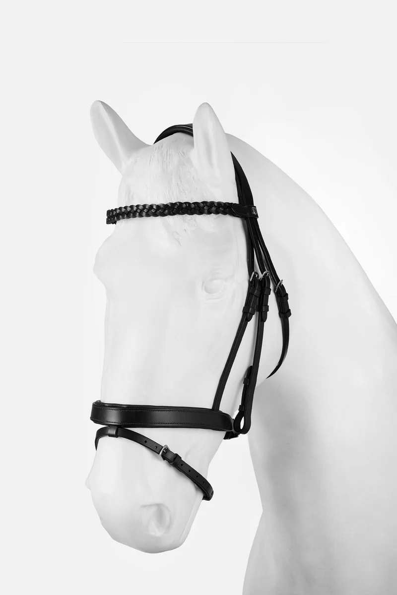 Beaufort Hunter bride Black P